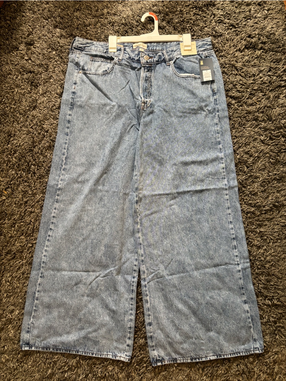 Universal Thread Light Blue Wide-Leg High-Rise Jeans